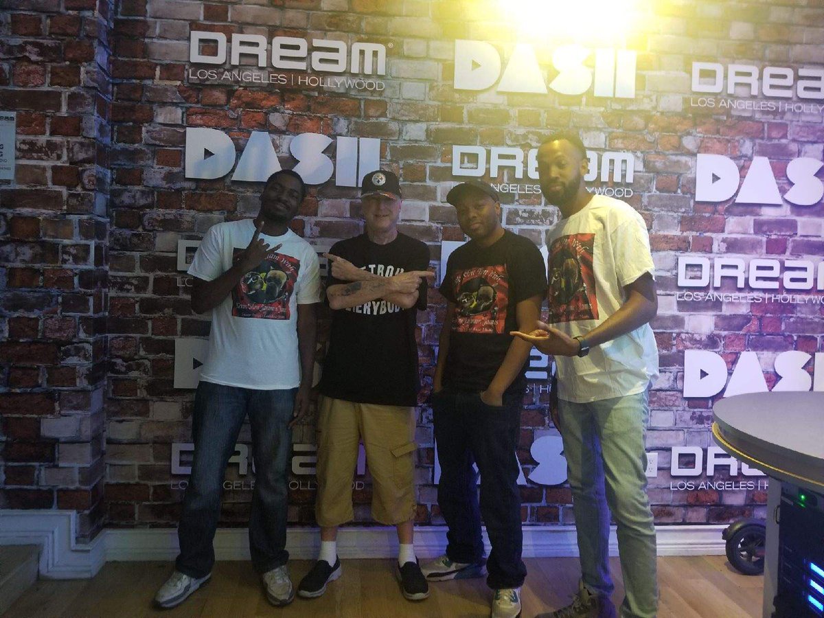 DJDAKster's tweet photo. Catch @slowjamjames on Dash Radio today from 5-10 PST in Snoop Dogg’s Cadillacc Music and don’t forget to follow us on Instagram! #downloadtheapp #dashradio #jlove #slowjam #KSJJ #cadillaccmusic #supportthelegend #dream https://t.co/06FI5x428P