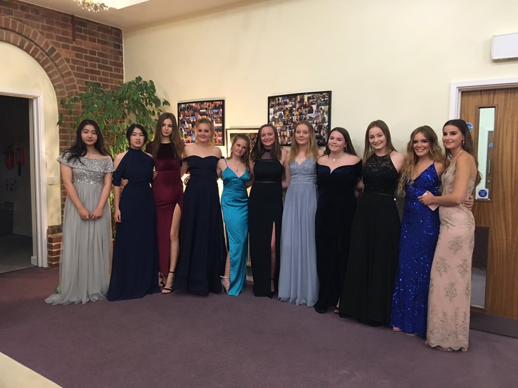 RHSHowe's tweet photo. How-e beautiful are these girls! #proudhousemistressmoments #sixthformball ❤️💝 https://t.co/93oKO7Cdsu