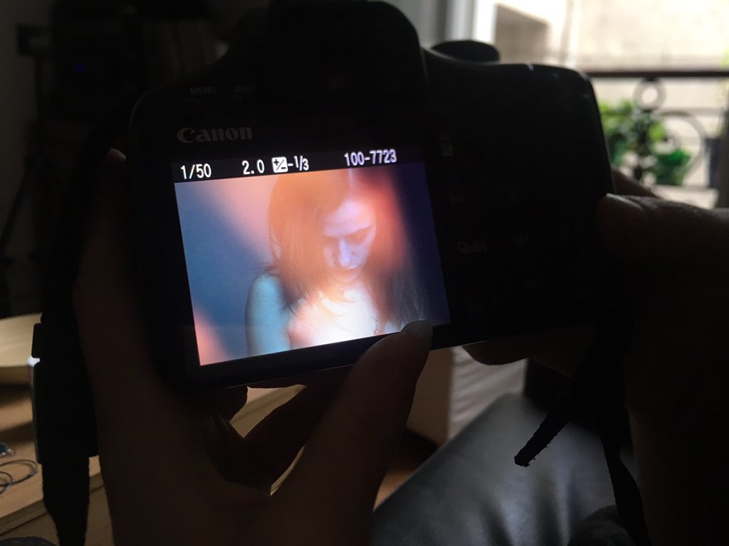 RackFramboise's tweet photo. #Sreanshot de ma sΓ©ance #photo du jour avec mon amie #FlanerieHeterotopique . Tout en #douceur et en #flitre pour la surprise du rΓ©sultat. βΊοΈ #backstage #rackframboise #frenchmodel #model #alternativemodel #sweet #sweetmodel #douce https://t.co/bx4Yzic7Af