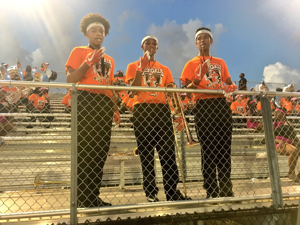 piperprincipal's tweet photo. Congratulations to the @piperhsfootball team on a Great Win Last Night Against Monarch High School! It Was an Incredible Night of Football, Band, and Cheering! #PiperFun #PiperPride #OneProudPrincipal https://t.co/KUAJci8HKQ