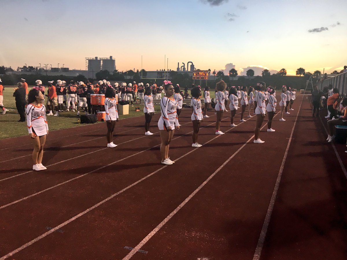 piperprincipal's tweet photo. Congratulations to the @piperhsfootball team on a Great Win Last Night Against Monarch High School! It Was an Incredible Night of Football, Band, and Cheering! #PiperFun #PiperPride #OneProudPrincipal https://t.co/KUAJci8HKQ