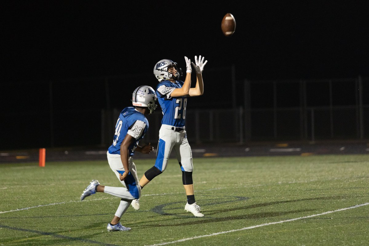 pixByAndy's tweet photo. Kickoff return by No.28 JD. #GoJags https://t.co/23Kjl3hMLB