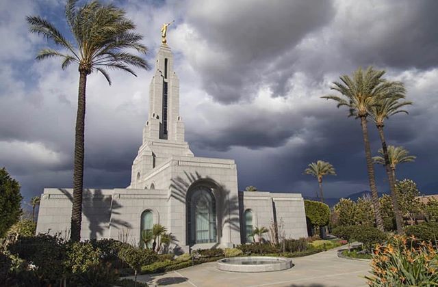 onetempleaday's tweet photo. Redlands, California
PC: @brendonanderson36
#ldstemple #ldstempleaday #mormon #latterdaysaints #redlandtemple #generalconference https://t.co/scXlCUBdEd https://t.co/LM13O6WHyf