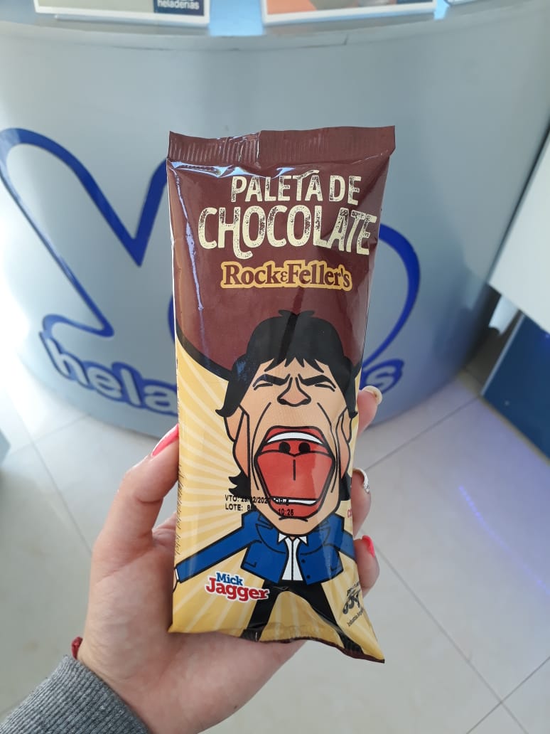 YoMaipu's tweet photo. Sábado de sol en #YoHeladerías! ☀
Lo nuevo >> paleta de chocolate #MickJagger, la riquísima barrita #Yobar y volvió el #MagnificoCappuccino 🤤🤤
Los esperamos a todos!! 😊🍦💙 https://t.co/ObdWN9zhDf