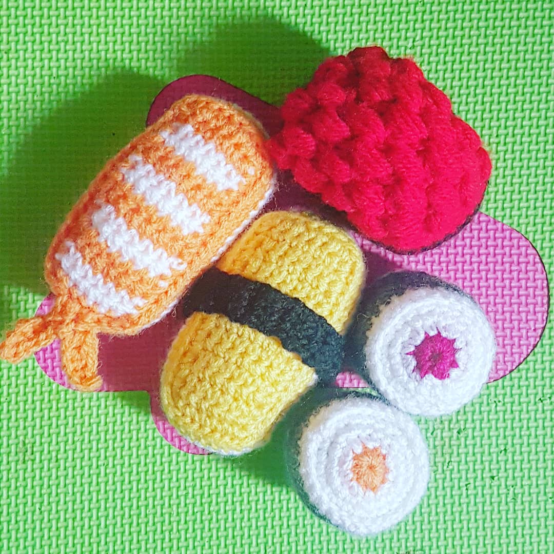 MrsH_bomb's tweet photo. New #sushi #amigurumi that I've been working on! 

In the process of writing the #crochetpattern out and then it will be going up on the blog so keep your eyes peeled! 

@FierceBloggers 
#toyfood #toddlerlife #mumlife #dadlife #ImaginativePlay #EYFS #roleplay #crochet #craft https://t.co/YuUV0zDDOU