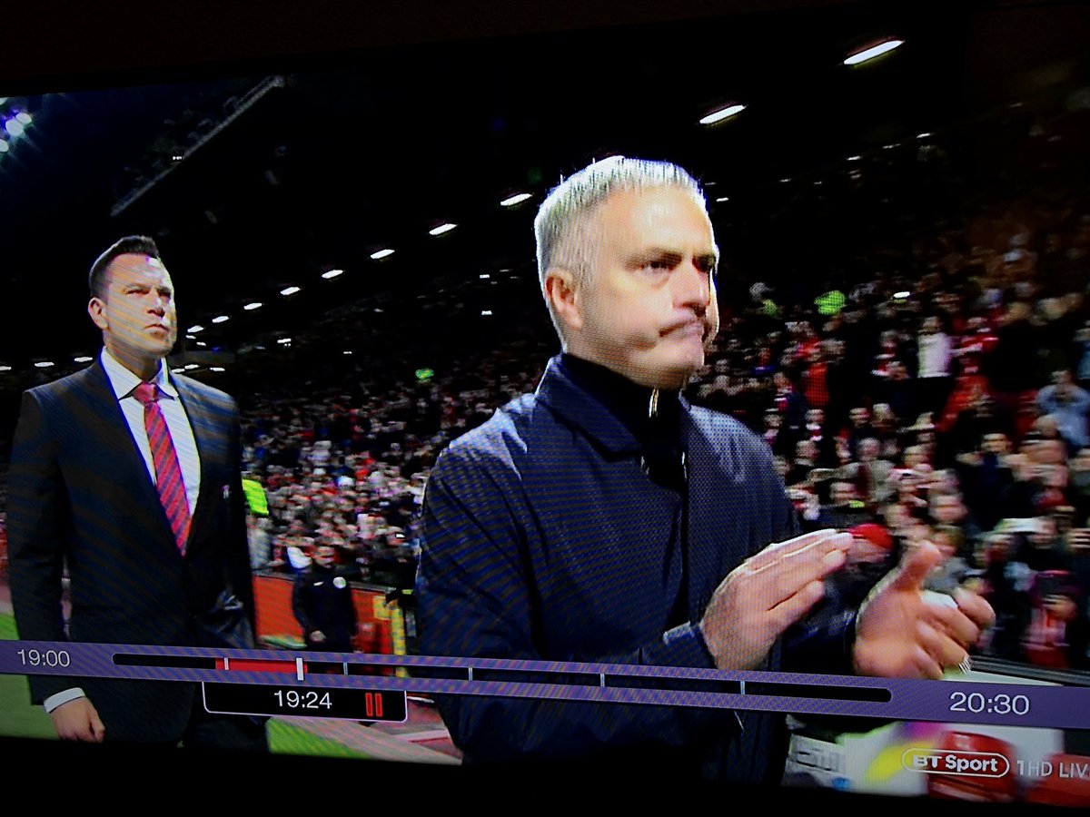 _Baz_'s tweet photo. Jose Mourinho uses the same bouncer as @JudgeRinderTV. https://t.co/SgxQ4oF8Nt