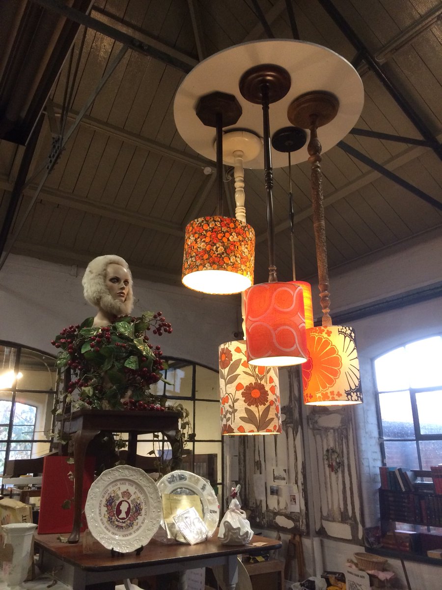 LavaElastic's tweet photo. Visited the fab @emmausbrighton today heard it’s ace for a while but it really is great #secondhandshops #secondhandsuperstores https://t.co/QIB08zE3pm