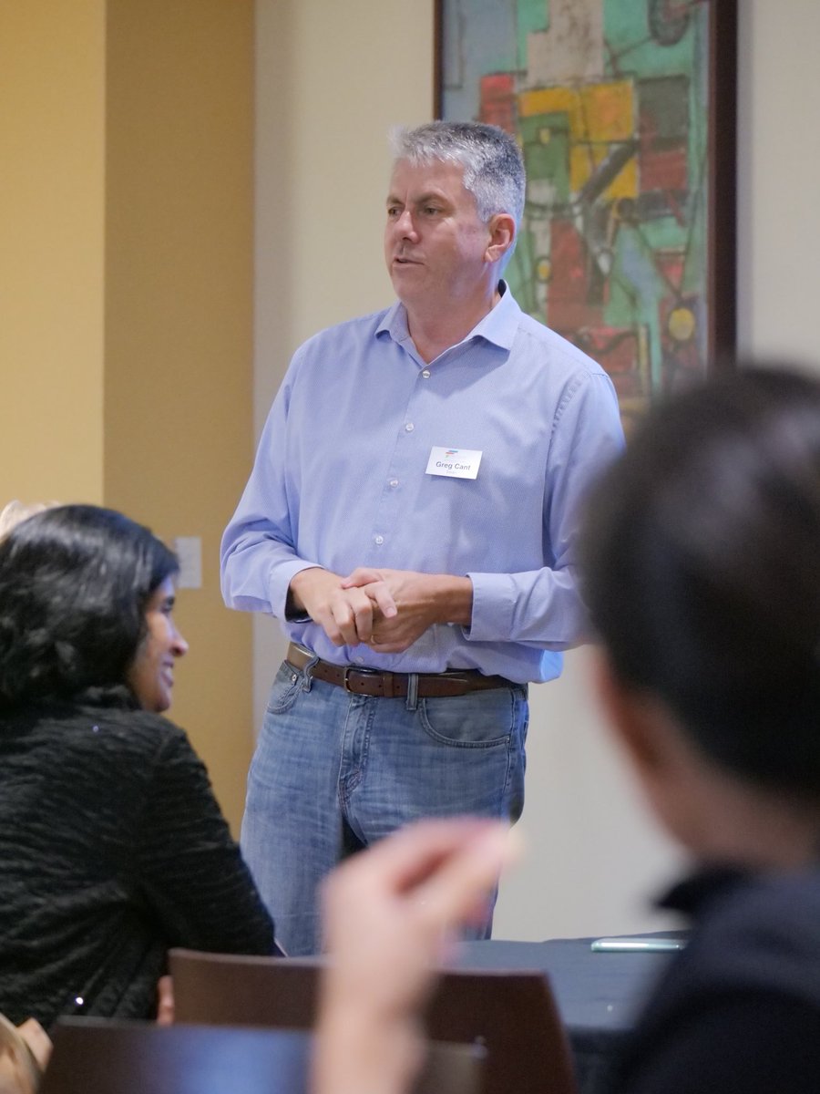 montclairstateu's tweet photo. While Homecoming is about fun and fellowship, it’s also a time to learn about our academic programs. Alumni and current @BizFeliciano gathered to network and hear an MBA update from @msudeancant #MSUHC18 https://t.co/n2F1AWruUi