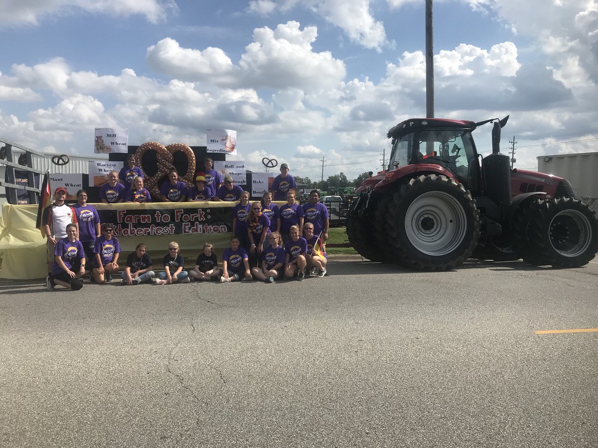 seymourowlsffa's tweet photo. Seymour FFA is ready for the parade! @OwlSNation1 @Seymour_Owls https://t.co/mUuYw6WIbw