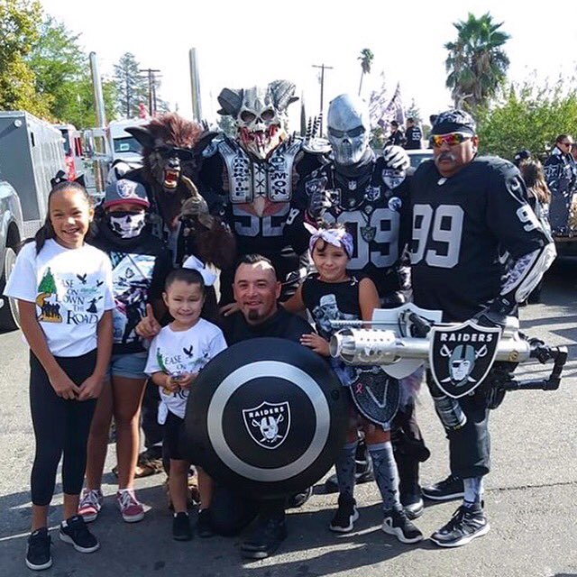 RaiderCannon's tweet photo. Last Saturday at the @CityofMadera Old Timers Parade. #RaiderNation #raiderfam #knightsoftheshield #kos #maderaparade #oldtimersparade @MaderaCounty https://t.co/CGhRLJMizP