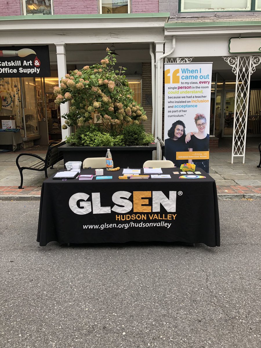 A beautiful day in downtown Kingston participating in @opositivefest Art, Music and Wellness! 🎨 🎶 ❤️ @GLSENHV #OPositiveFestival #GLSENProud #InclusiveSchools #artmusicwellness