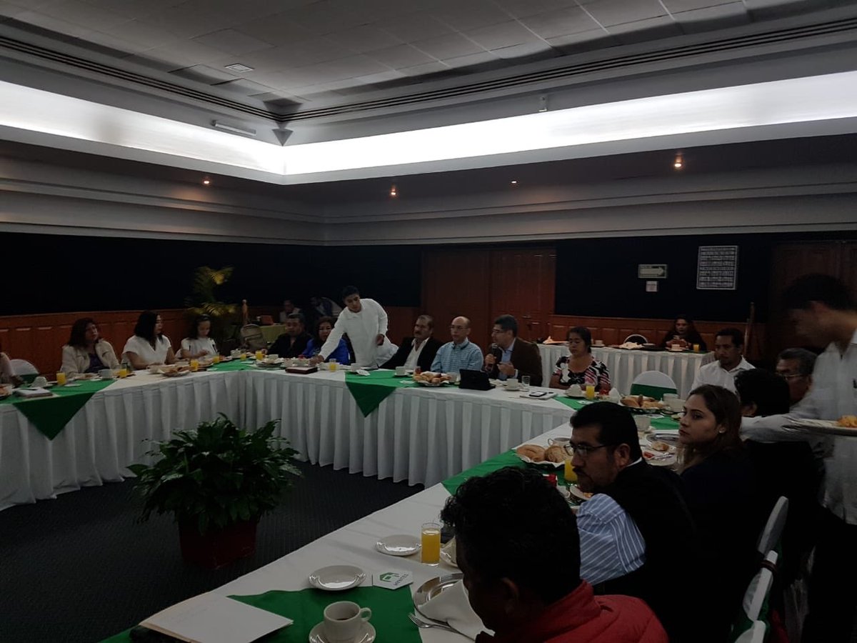 Acompañamos a los empresarios Gasolineros del estado de Oaxaca (EGEO) Dando a conocer los métodos alternativos de cumplimiento de la normatividad en seguridad y salud en el trabajo, han participación del INEGI para la toma de decisiones <a href="/STPS_mx/">STPS México</a> @FloresOax  <a href="/alejandromurat/">Alejandro Murat</a>
