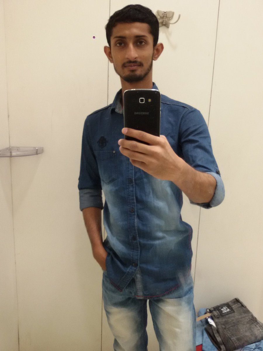 Prantik_Piku's tweet image. #suddenclick #mirrorselfie