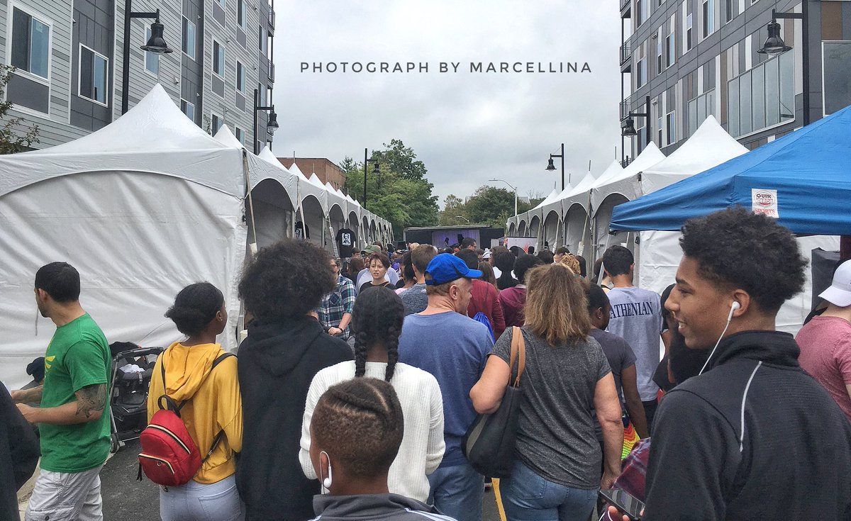 MarcellinaPix's tweet photo. Enjoying the International Edgar Allan Poe Festival to commemorate the 169th anniversary of his death sponsored by @PoeFestIntl @PoeBaltimore in Baltimore Maryland #deathWeekend #literature #writer #poet https://t.co/hHlLSqlhJl