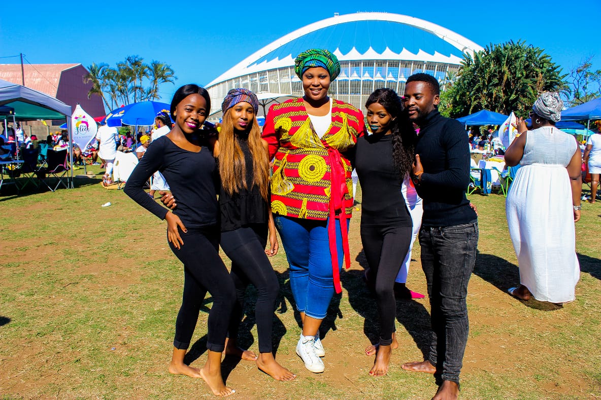 With <a href="/031movementsa/">031 Movement-Dubane Productions</a> 

A performance filled with kisses, literally!!!