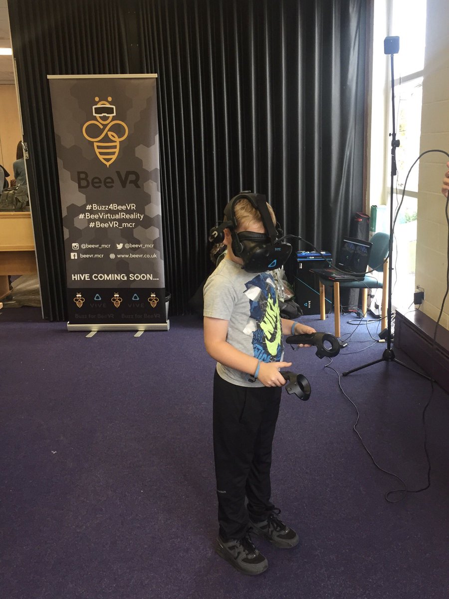 BeeVR_mcr's tweet photo. Had such a buzzing day in Marple Library at #FunPalaces 💛 Looking forward to next year's event!🐝 
#beevr_mcr #virtualreality #marplelibrary #stockport https://t.co/TdSDzU9tAS
