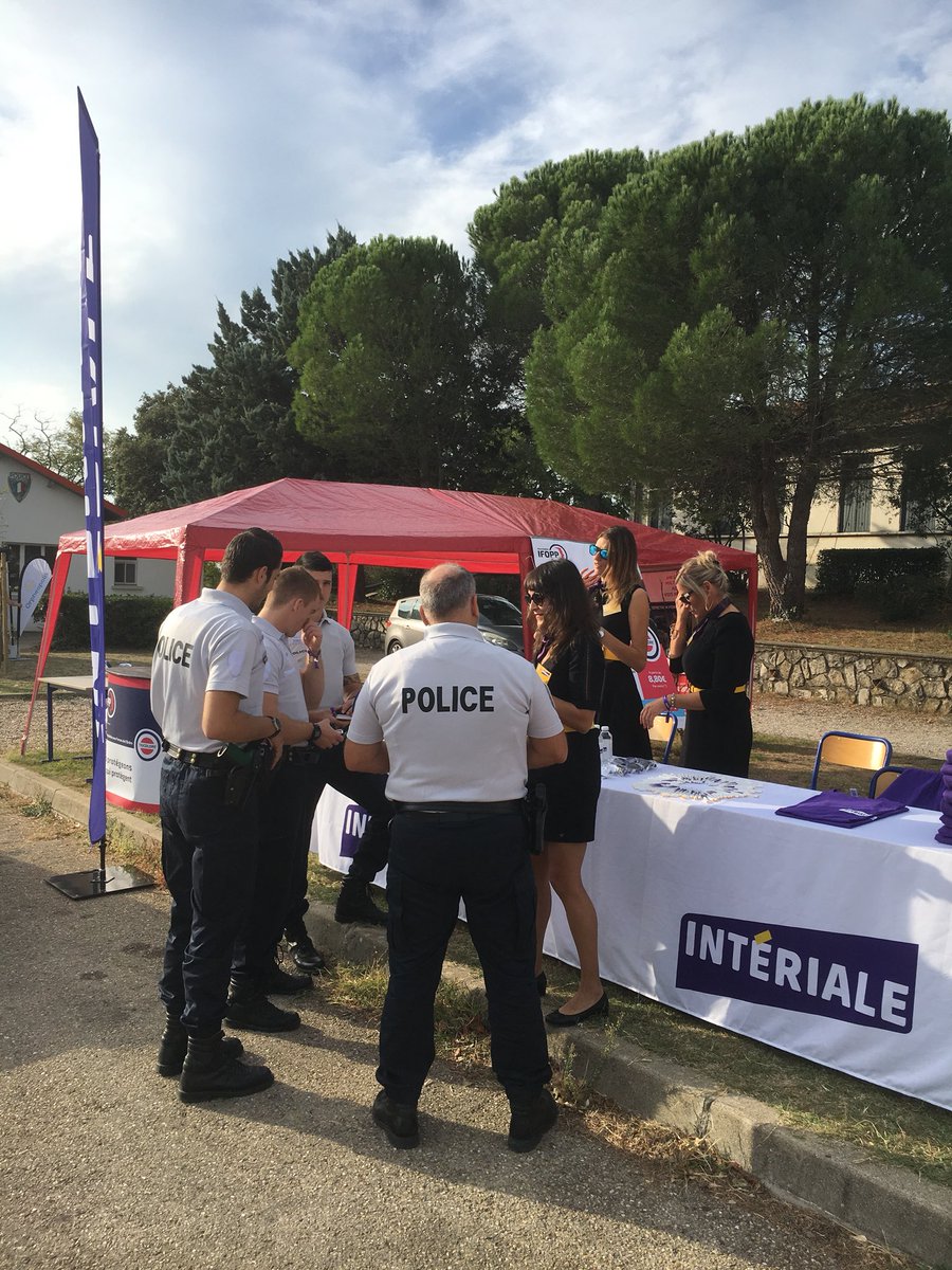 PascalBeaubat's tweet photo. La mutuelle @Interiale, partenaire de la @FSPN_COM, mobiliséetout ce we pour le challenge inter-écoles @PoliceNationale pour fêter le 20ème anniversaire de l'ENP de Nîmes ! #ENPNimes20ans https://t.co/owTWx4Tr4b