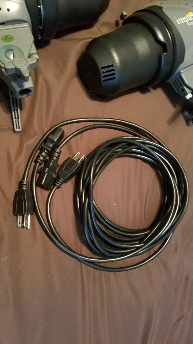 DebbieA_Photo's tweet photo. Selling (2) Impact VSD 300 Strobe Flashes both together for $300. Hit me up today! #Photography #BrowardCounty #MiamiBeach #Miami #SouthFlorida https://t.co/NHPJwUws46