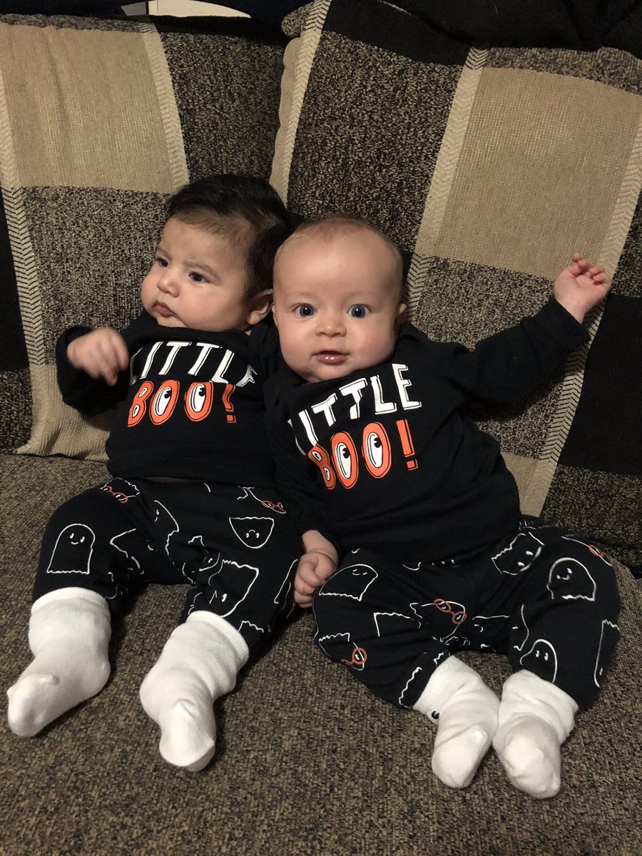aLaniBabyy7's tweet photo. Our moms make us match. #liammatthieu 💙 #noiyajean 💜#cousinfriends #bestiessincethewomb #itsourmomsfaults 🤷🏽♀️😂 https://t.co/A2iMKzGgif