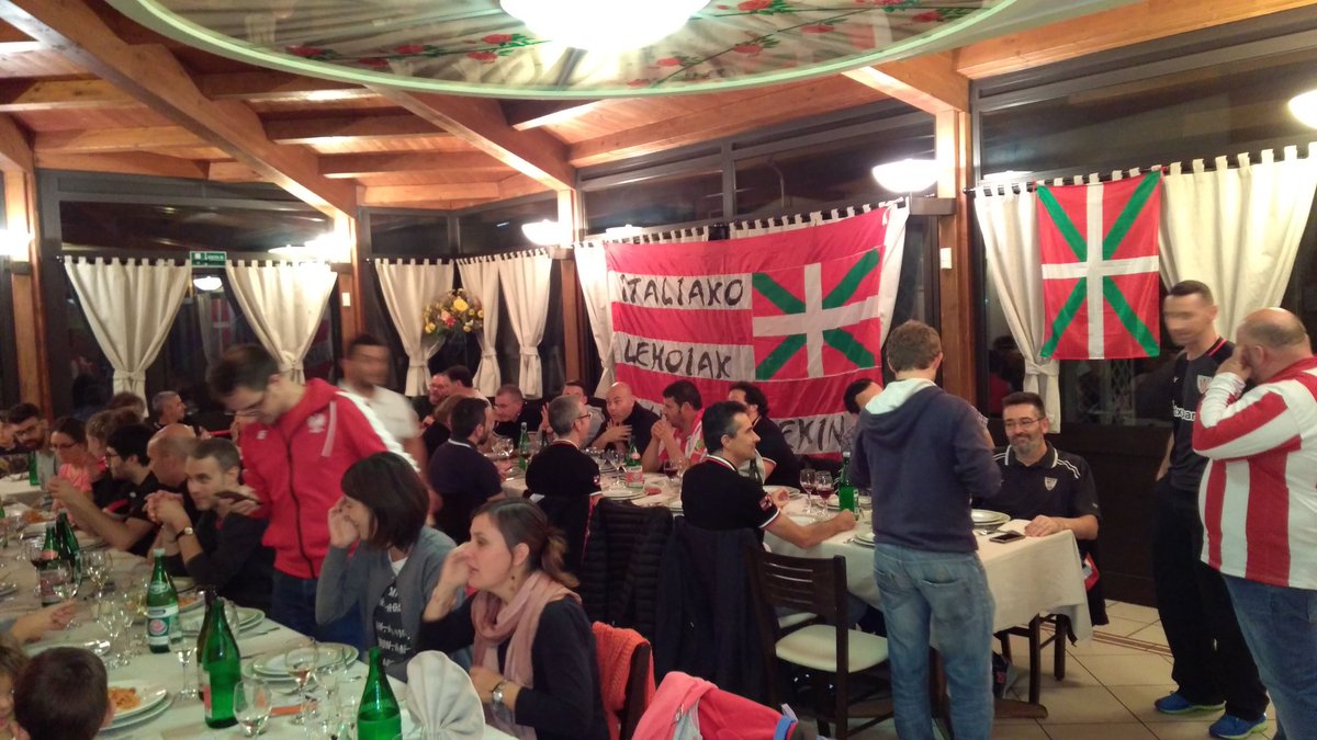 LeonesItalianos's tweet photo. No hay derrota ke nos pueda parar. 

Unos 50 Athleticzales Italianos reunidos en Modena para celebrar la asamblea anual de la Peña. 

Betirako eta edonon. 

Aupa @AthleticClub https://t.co/HyGkUpPdeu