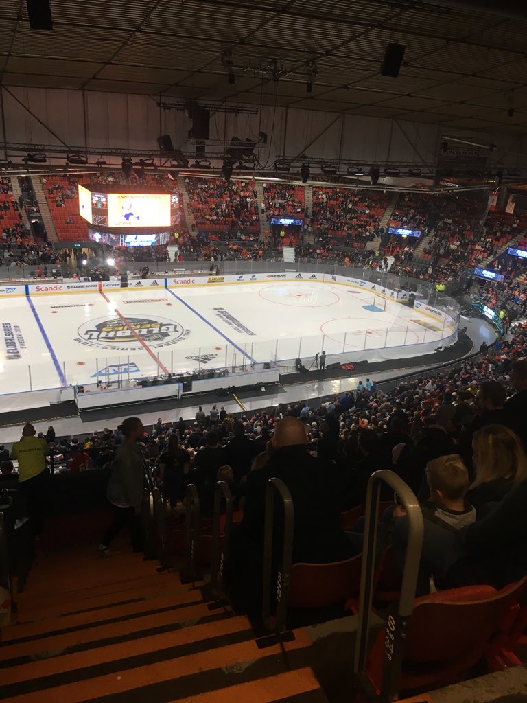 JoshInnes's tweet photo. Ice! Hockey! Ice hockey! #NHLGlobalSeries https://t.co/e0l4bUB81I