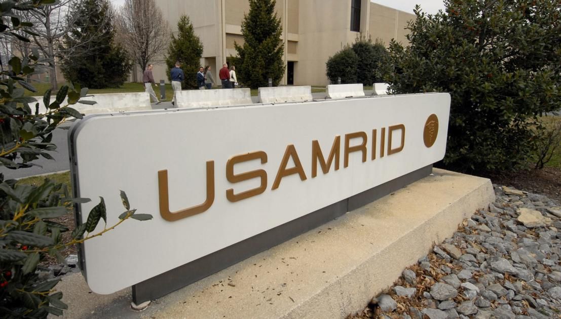 GlobalBioD's tweet image. USAMRIID study finds hemorrhagic fever disease persists in monkeys bit.ly/2BZSxLT via @FrederickNewsPo