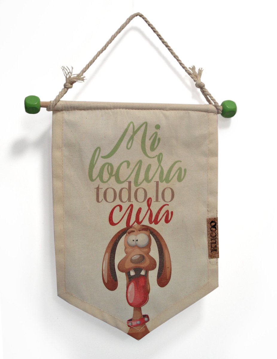pasalovenezuela's tweet photo. Tu #perro lo tiene claro: #MiLocuraTodoLoCura. Decora su rincón preferido de con este #divertido banderín #hechoamano confeccionado con tela de #algodón Disponible en https://t.co/KMKmYKzZpD #kucoo #complementosperrunos #vegano #vegana #modavegana https://t.co/GB0f4L6nGB
