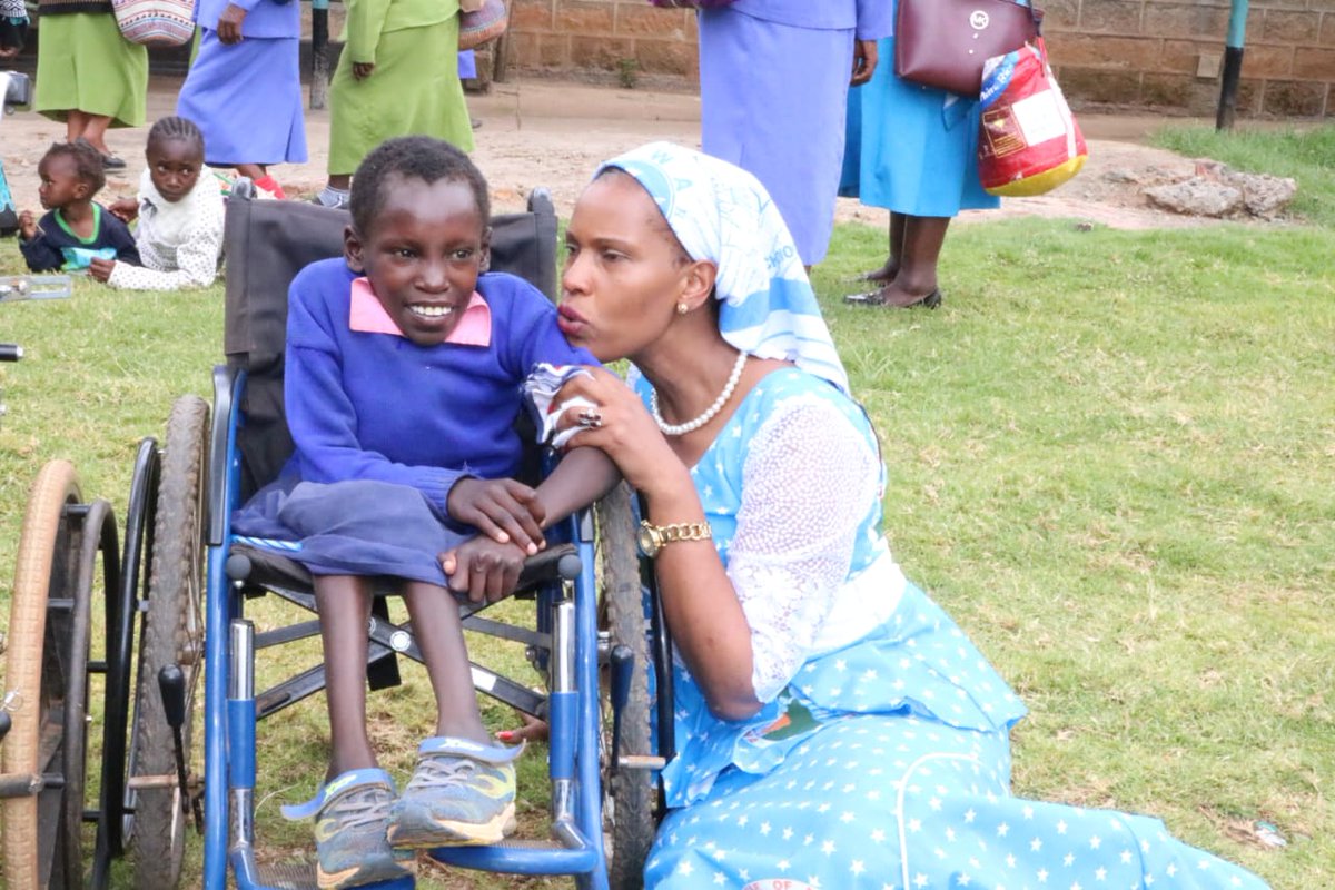 MartNgugi's tweet photo. WHAT A HUMBLE LADY.
@NyandaruaCG018 First Lady H.E Amb Ann Thuita visits a special school in the county and made the day special for these lovely children. https://t.co/sQwhZFGQnX