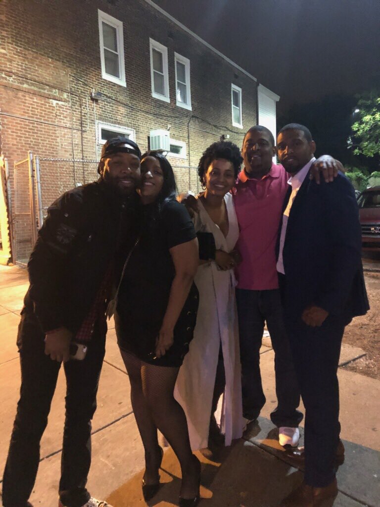 LeeLisMe's tweet photo. I had an amazing time last night with amazing friends. So happy to be reunited with them. #MU4ever #MansfieldAlum https://t.co/07ZI9tEQMB