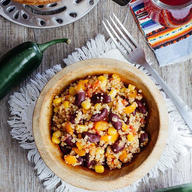paladarmex's tweet photo. En https://t.co/lYY5IeAwe5 👉 Ensalada de quinoa a la mexicana. Una idea deliciosa para la comida o la cena.
#food #foodie #recetas #recipes #saludable #veggy #vegetariano #foodlover #cooking #comida #healthyfood #healhcooking #verduras #comidasaludable #comidacaser… https://t.co/j8m2Ne0Xbh