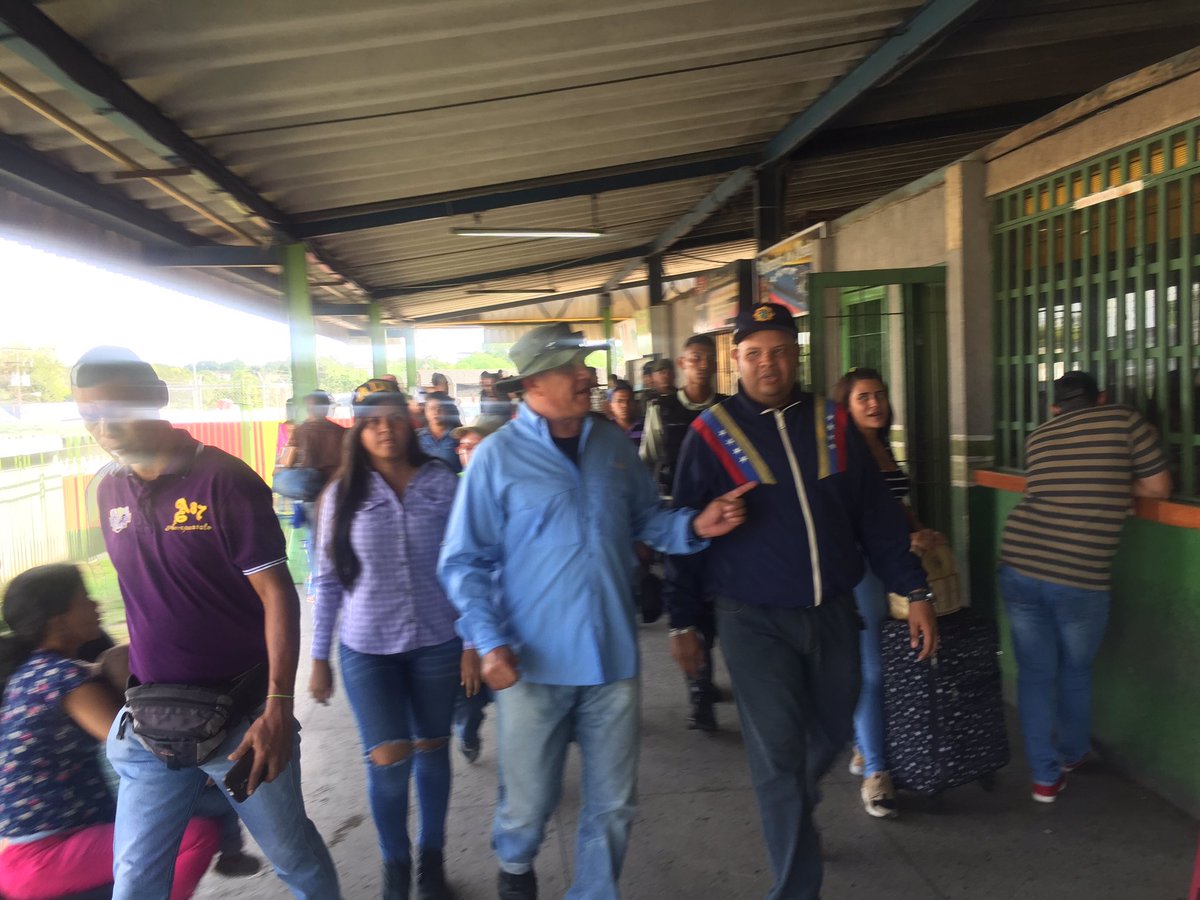 #Ahora🛑 #06Oct junto a las autoridades, personal de @sattravim_heres y dueños de líneas efectuamos recorridos por las instalaciones del Terminal de Pasajeros brindando seguridad #VenezuelaEsPazYSolidaridad #HeresEsDesarrollo <a href="/JustoNogueraP/">Justo Noguera Pietri</a> <a href="/NicolasMaduro/">Nicolás Maduro</a> <a href="/dcabellor/">Diosdado Cabello R</a>