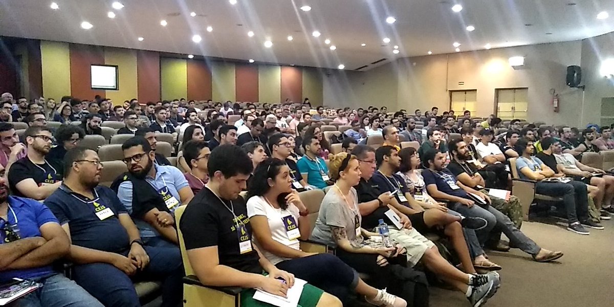 FeitozaAle's tweet photo. Muita gente nesse @ce_js viu.
#cejs2018 https://t.co/4ZtUIW9T3e