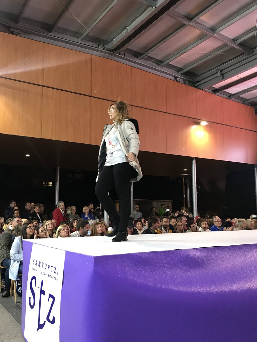 JEAndradesG's tweet photo. Nuestra mejor moda para nuestros mejores modelos. #PasarelaSanturtzi #ComercioLocal #NuestroComercio https://t.co/DxkcDHtGOl