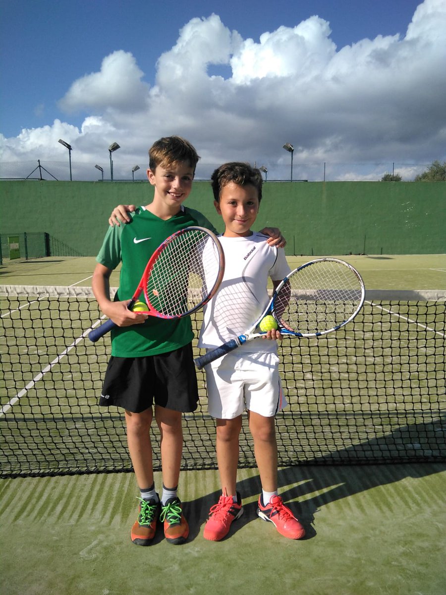 ClubTenisMahon's tweet photo. Buen papel de nuestros jugadores en el Open Raqueta de Plata 2018 en el Club Tenis Es Mercadal.
Nuestro jugadores :
Campeón Consolación benjamín: Pau Riudavets 
Finalista benjamín: Luca Virgili
Campeón benjamín: Marc Pérez 
Campeón infantil: Felipe Virgili https://t.co/nVqmhlZZtW