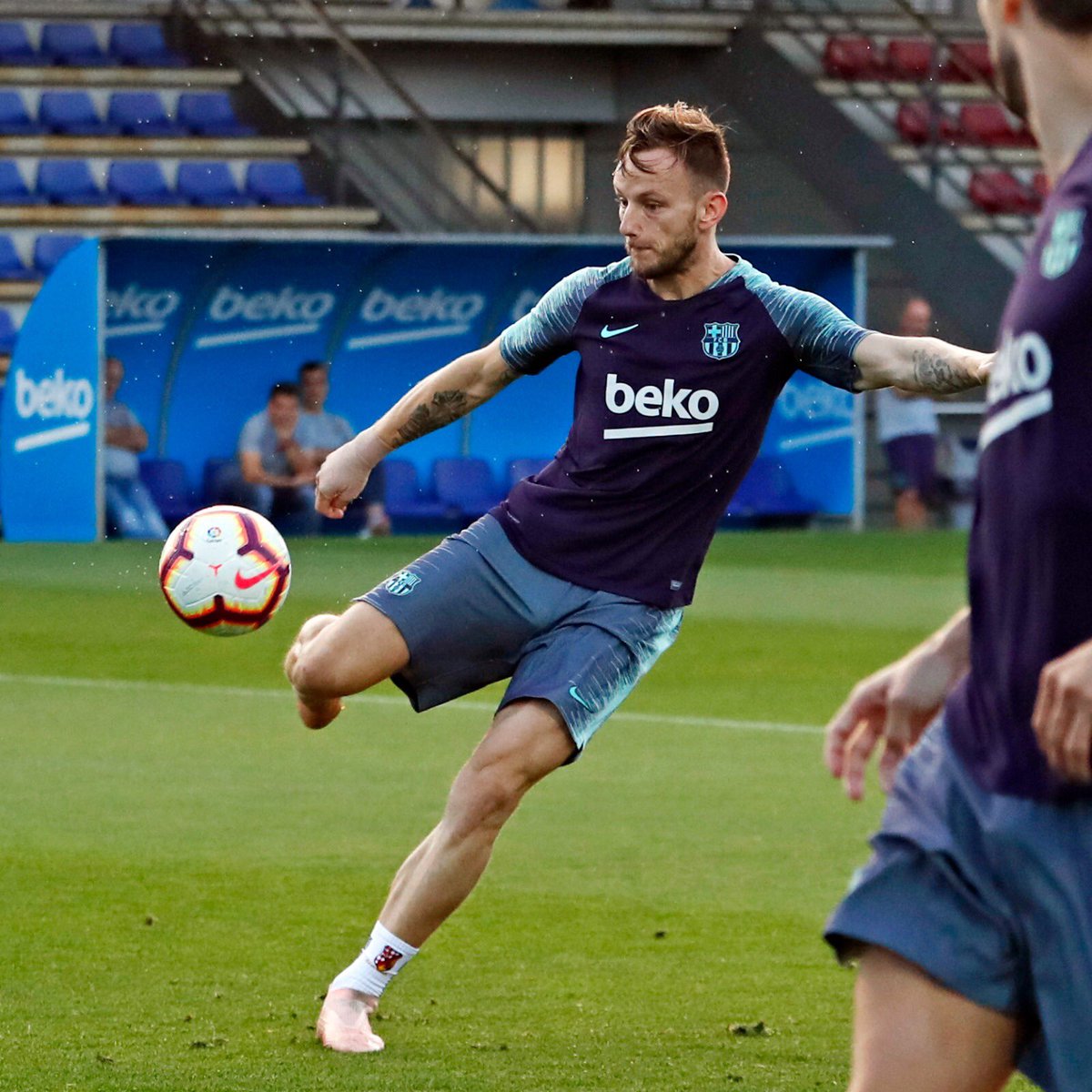 ivanrakitic's tweet photo. 🔜 #ValenciaBarça ⚽️ #ForçaBarça 🔵🔴 https://t.co/AXzmMdyntQ