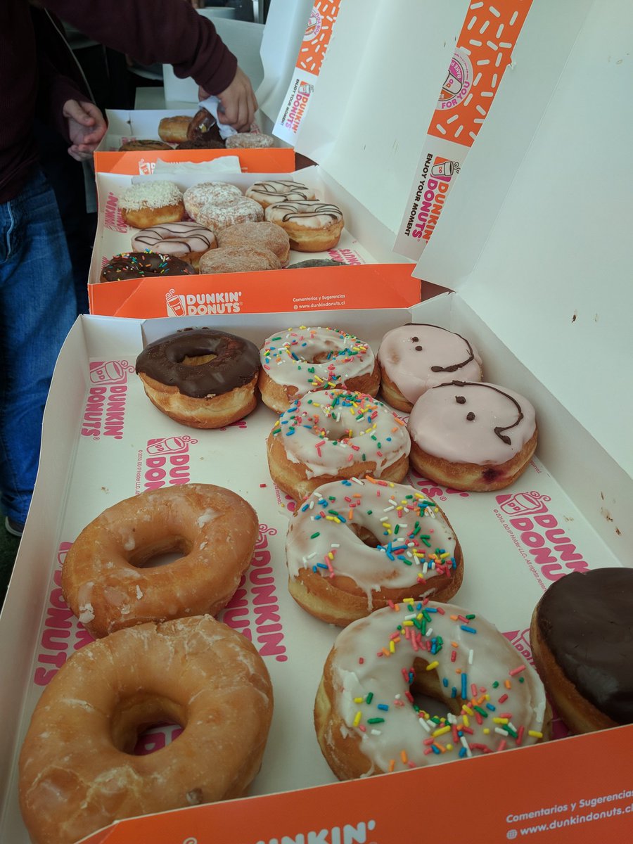 nodeschoolstgo's tweet photo. Por acá acaban de llegar la donas @MedellinJS @LimaJSorg

Aunque algunos quieren seguir aprendiendo 😮 https://t.co/DBmMuI4pjo