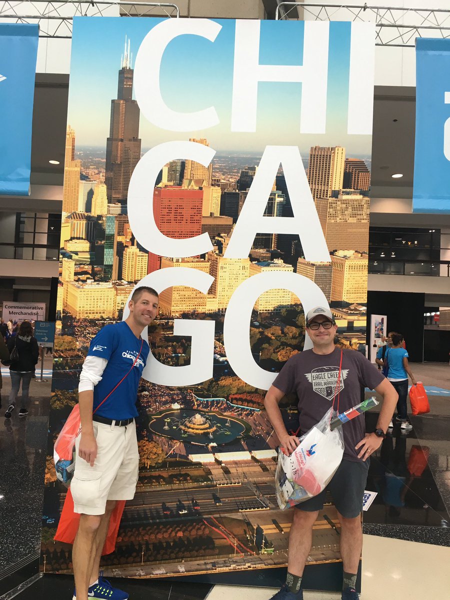 CarringtonBrett's tweet photo. Less than 24 hours to go, then a “tour” of CHICAGO on foot! #Marathon26 https://t.co/Ydw256c08v