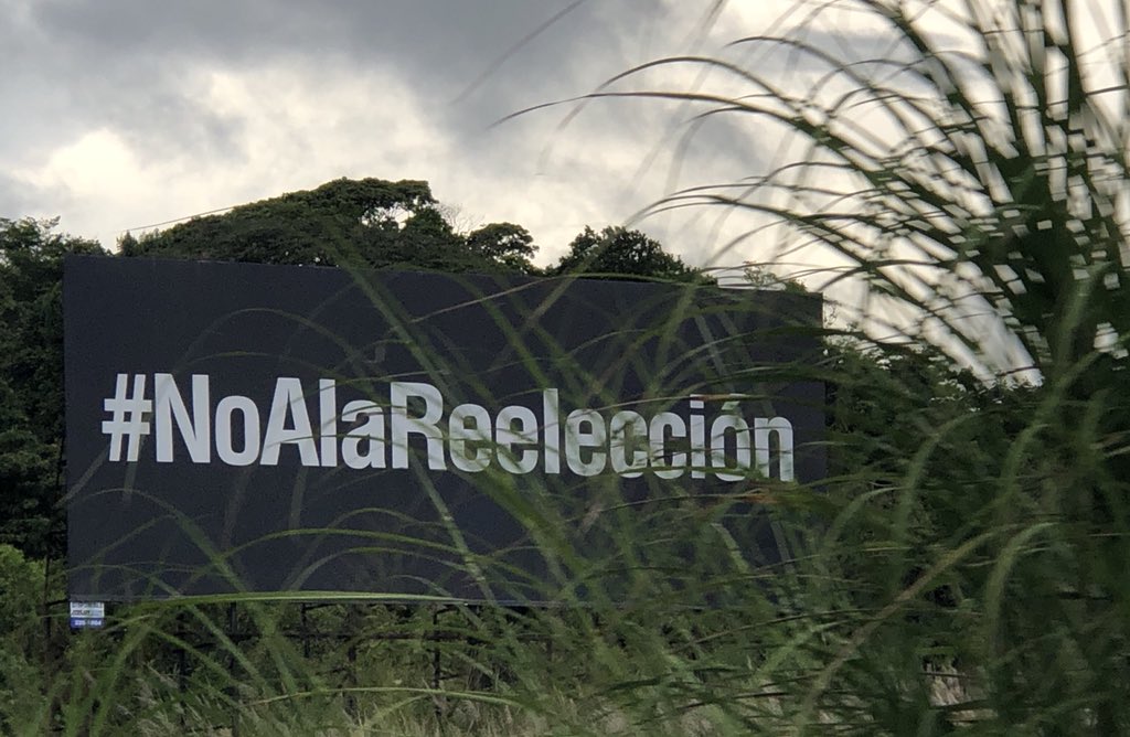 RaymarkAClement's tweet photo. Excelente el reportaje de @tvnnoticias sobre las empresas de generación y distribución eléctrica.
Hablan de irregularidades en la administración anterior y todavía siguen las TRACALERÍAS con #NGPower en esta admón.
Atención: @PGN_PANAMA
@asambleapa
@AsepPanama
@mococo45magnum https://t.co/jEYSFEyMVP