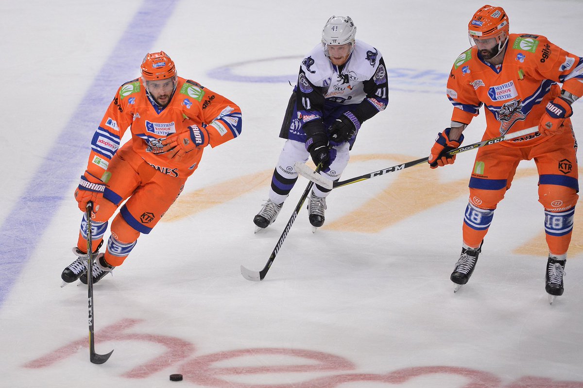 steelershockey's tweet photo. Action from the 1st and 2nd period v @ClanIHC 

📷 @woolster80 https://t.co/6gzfCzuEDm