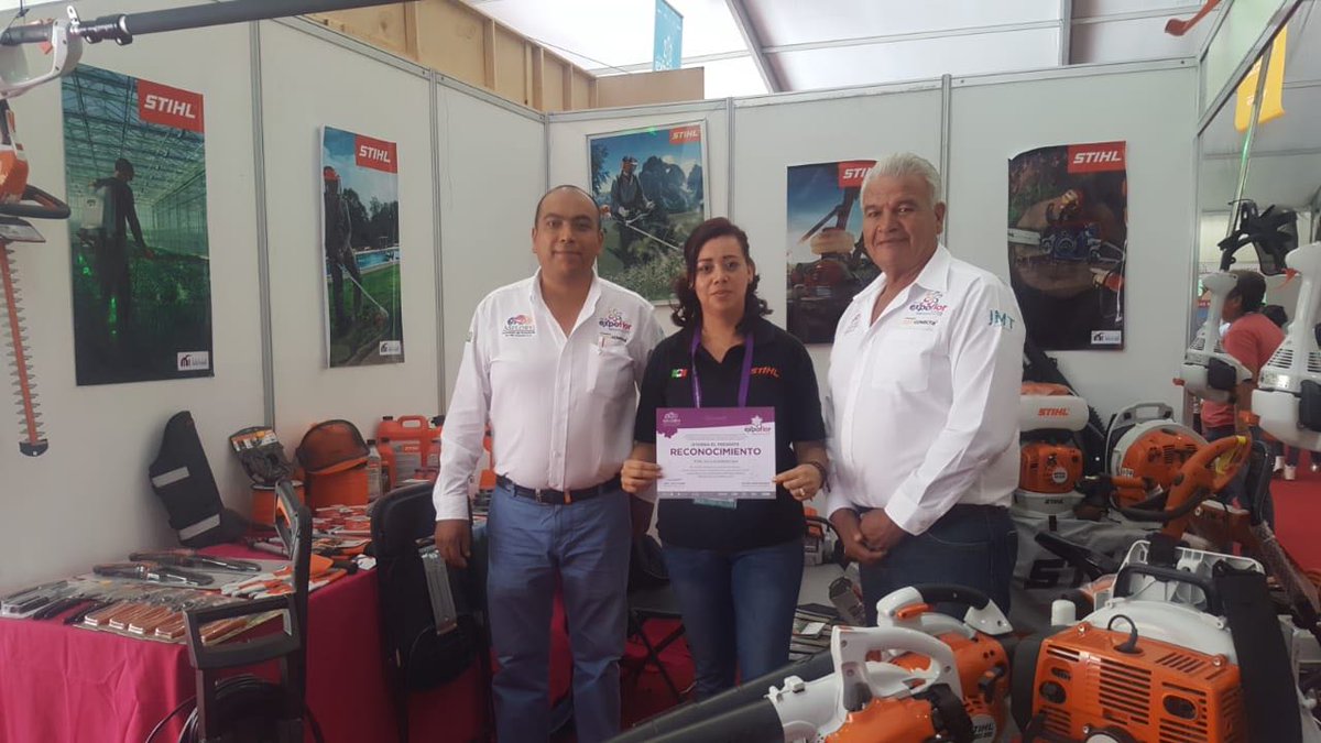 ExpoFlorVG's tweet photo. Con mucho respeto y cariño les entregamos un reconocimiento a nuestros expositores por su excelente labor. ¡Gracias por formar parte de Expo Flor México 2018! https://t.co/iqxPR181yA