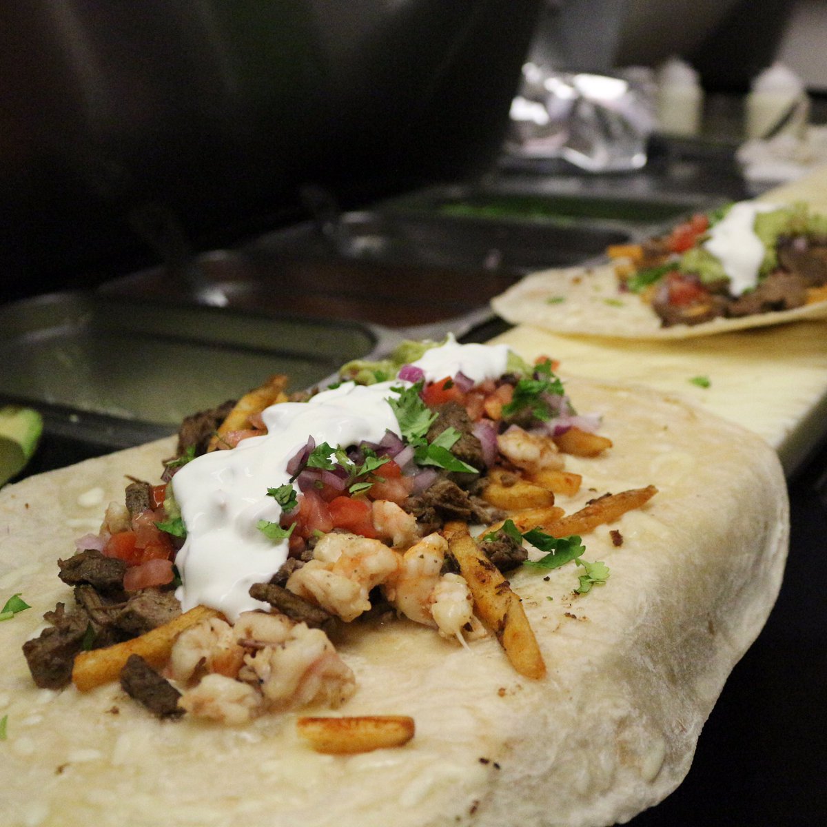 MikesTacoClub's tweet photo. Your Surf &amp; Turf Burrito is almost ready.  🌯 #MikesTacoClub #OB #SanDiego #OceanBeachSanDiego #NewportAve #SanDiegoFood #Burrito #SanDiegoFoodie #BestOfSanDiego #YelpSanDiego #YouStayHungrySd #VisitSanDiego #SanDiego_Ca #SanDiegoCalifornia https://t.co/3mLRbQfRPF