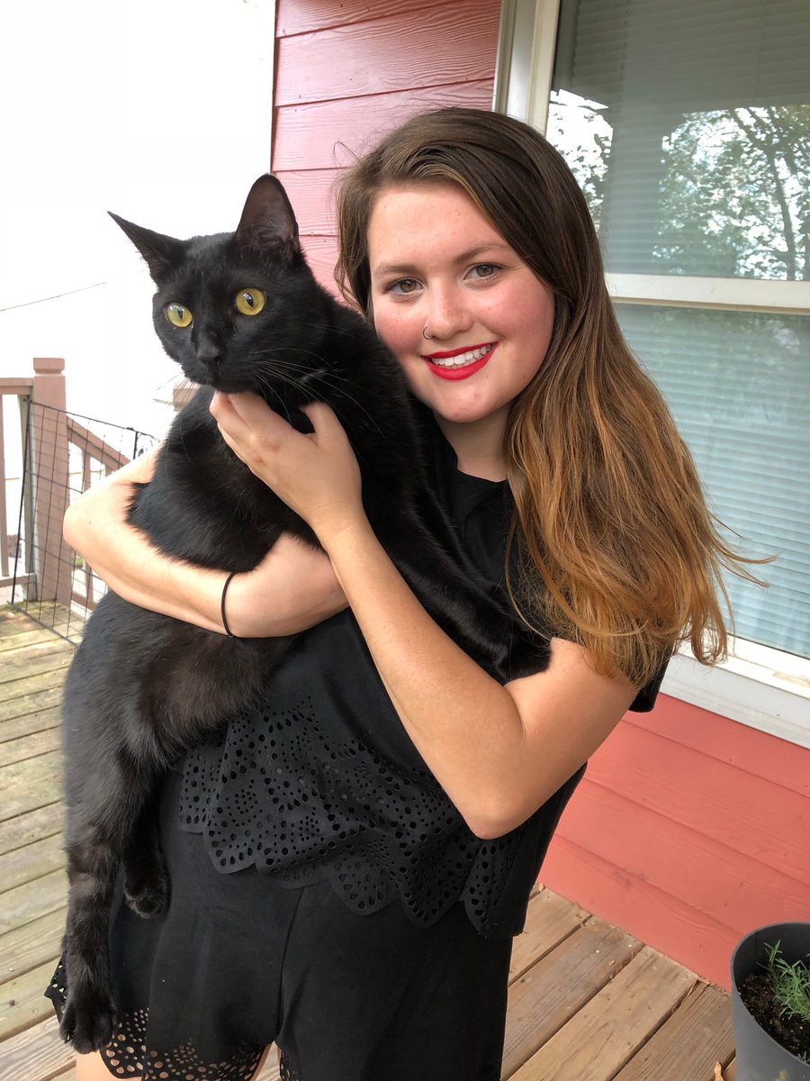 laurelfoxy's tweet photo. BIG BOY MEATIE and bby girl Olive ♥️♥️♥️ https://t.co/9AEhEBIpi4