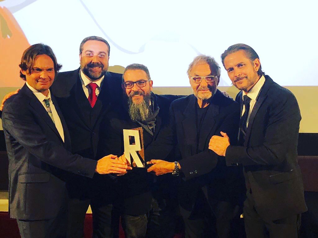 Marco_Spagnoli's tweet photo. #7miracles #vr the first long form film #vr I co-wrote and co-directed with my bro #rodrigocerqueira won @Raindance #bestimmersivestory #award in #London #tonight . Incredibly proud. Thanks to @MariaRaindance and to all our incredible team and to @htcvive who supported our vision https://t.co/PDMsKCkWqo