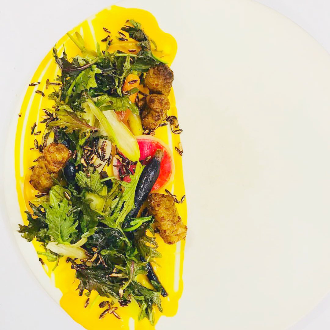 No9ParkBOS's tweet photo. Assiette of Heirloom Carrot -
baby red kale, fried sunchoke, puffed wild rice
-.-.-
#no9park #no9menu #artofplating #theartofplating #eeeeeats #bostonfoodie #foodie #fallmenu #carrot https://t.co/kCTQk9TzVg