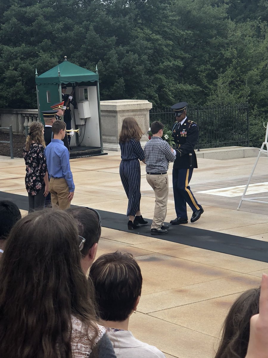 MrsDrew158's tweet photo. Visited memorials this morning &amp; some pretty amazing students were able to participate in the wreath laying at the Tomb of the Unknown Soldier. #Marlowe158 #D158DC #team158 #BestTripEver https://t.co/5fGvEH1hnb