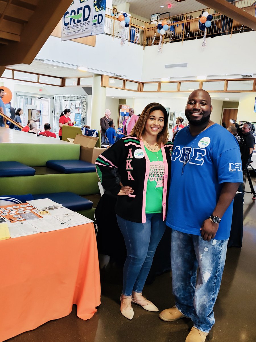 UNTDallas's tweet photo. 🎉 Incredible day at #UNTDallas. HUGE turnout for the @DallasCoPromise Kickoff Party on our campus. HS SENIORS sign the pledge to get on the pathway to FREE COLLEGE! Even the @ManiAACs joined the party!  #IPromise #college #DallasCoPromise #WeAreThePromise 🎉 
#BlazeYourTrail🐆 https://t.co/2euoo5vWNr