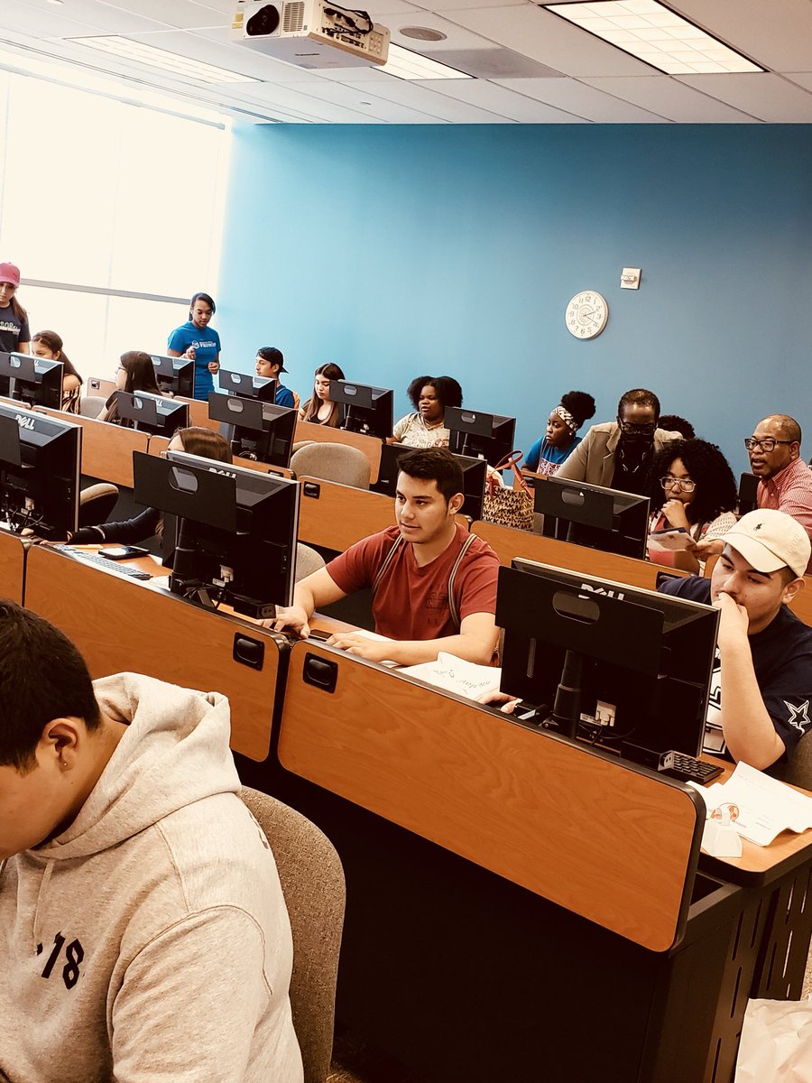 UNTDallas's tweet photo. 🎉 Incredible day at #UNTDallas. HUGE turnout for the @DallasCoPromise Kickoff Party on our campus. HS SENIORS sign the pledge to get on the pathway to FREE COLLEGE! Even the @ManiAACs joined the party!  #IPromise #college #DallasCoPromise #WeAreThePromise 🎉 
#BlazeYourTrail🐆 https://t.co/2euoo5vWNr