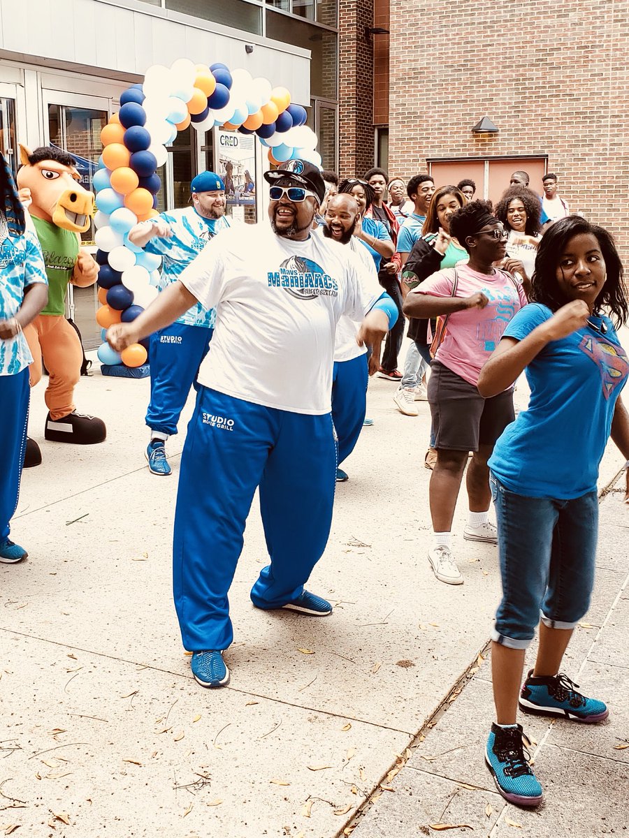 UNTDallas's tweet photo. 🎉 Incredible day at #UNTDallas. HUGE turnout for the @DallasCoPromise Kickoff Party on our campus. HS SENIORS sign the pledge to get on the pathway to FREE COLLEGE! Even the @ManiAACs joined the party!  #IPromise #college #DallasCoPromise #WeAreThePromise 🎉 
#BlazeYourTrail🐆 https://t.co/2euoo5vWNr