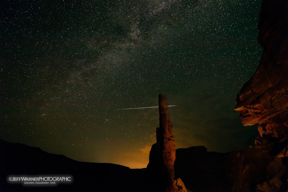 8/12/18: Perseid Meteor over Aphrodite, Canyonlands N.P., UT jeffwarnerphoto.com/2018/08/12/8-1…