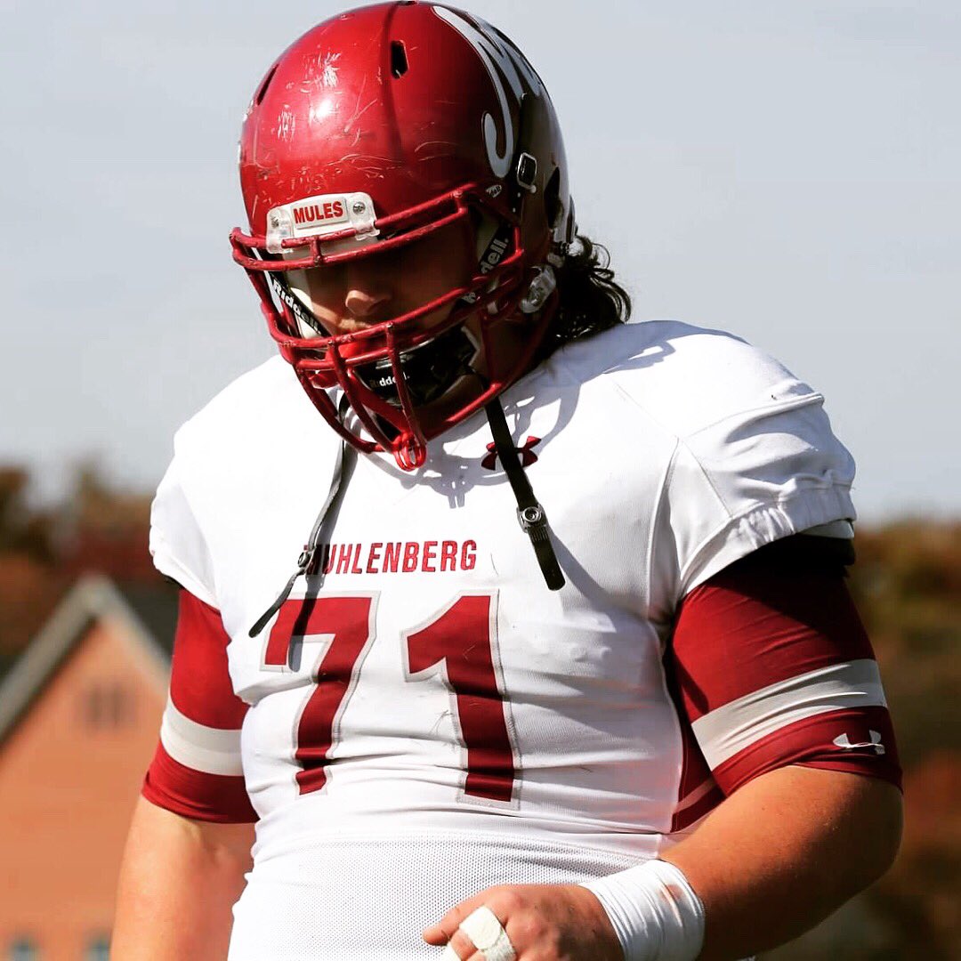 Coach_MHarris's tweet photo. Happy Birthday to one of the Brotherhood’s O-LINEMEN 7️⃣1️⃣ 🏈👀@TheReal_Bubba_ 👀🏈Jim Thorpe, PA🚩
#BDAYPhotosOfTheDay📸 ✋😤🤚  #WarDaddy #NoSacks☝🏽🚫 #DevelopedHere https://t.co/31NnlWMKoE